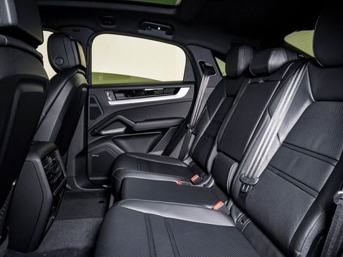 New 2026 Porsche Cayenne E-Hybrid Coupe image 17