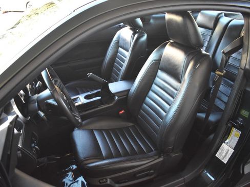 Used 2009 Ford Mustang GT Premium RWD image 25