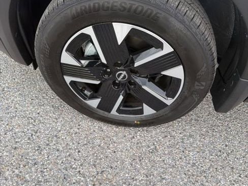 New 2026 Nissan Kicks SV AWD/4WD image 10