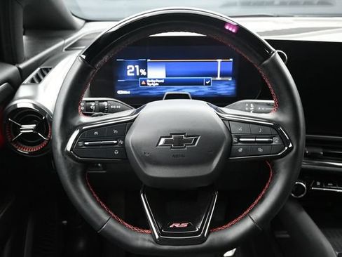 Used 2024 Chevrolet Equinox EV RS FWD image 15