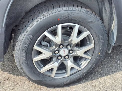 Used 2023 GMC Acadia SLE w/ Driver Convenience Package FWD image 8