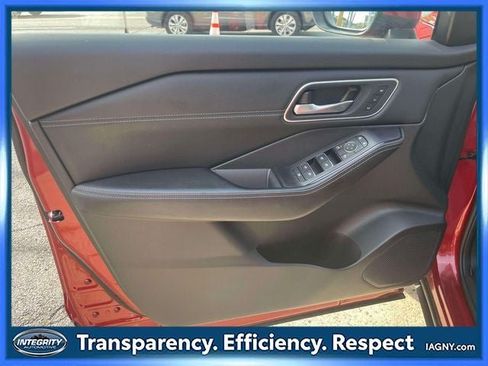Used 2025 Nissan Rogue Platinum w/ Tech Package AWD/4WD image 16