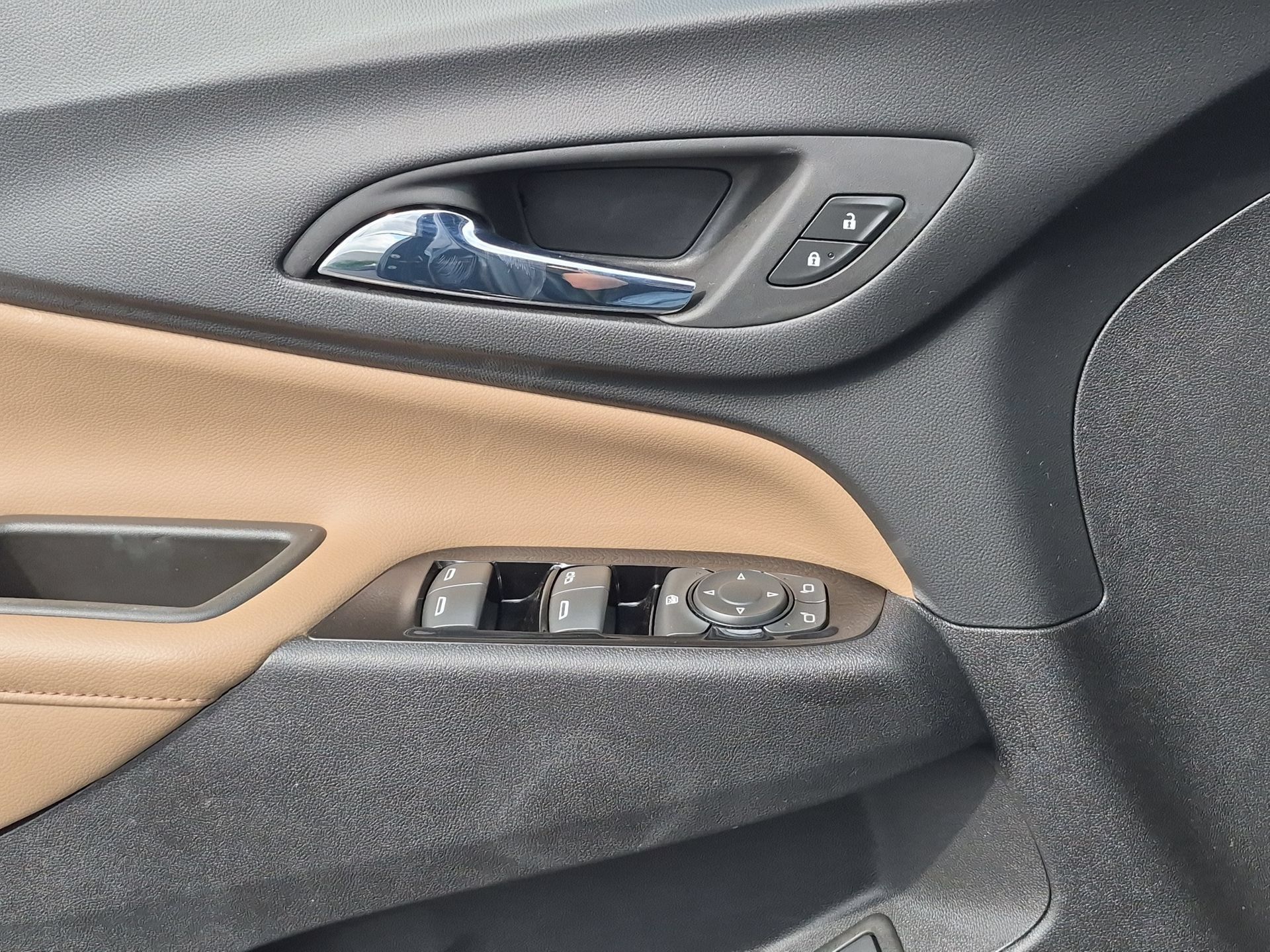 Certified 2023 Chevrolet Equinox Premier AWD/4WD image 24