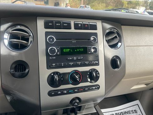 Used 2014 Ford Expedition XLT image 15