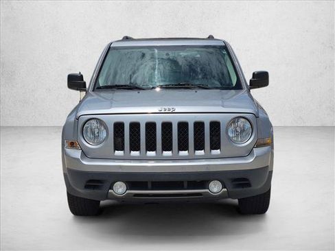Used 2017 Jeep Patriot High Altitude FWD image 2