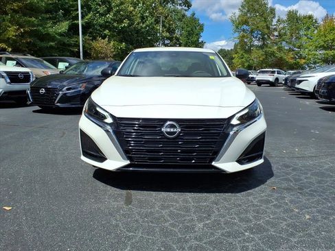 New 2025 Nissan Altima 2.5 SV image 2