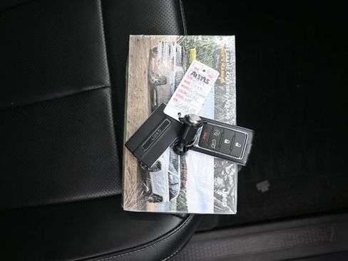 Used 2023 Jeep Grand Cherokee 4WD 4xe w/ Luxury Tech Group II image 11