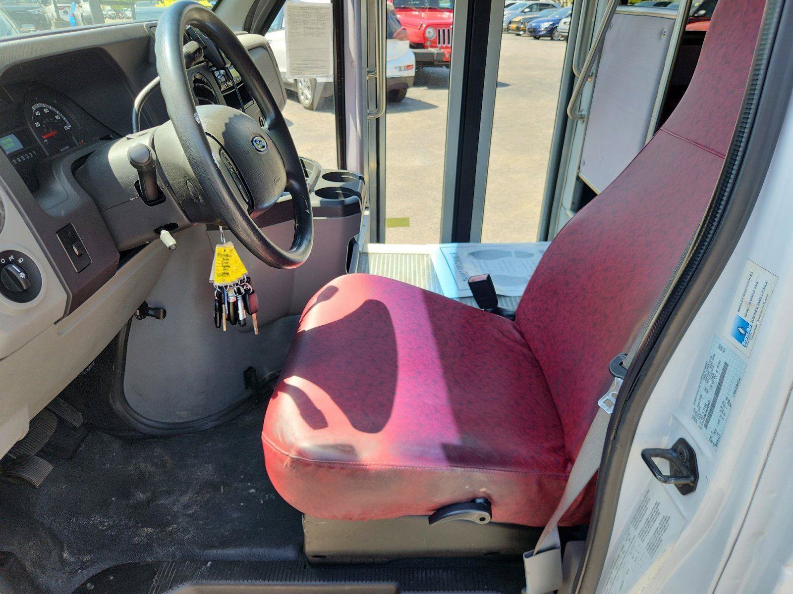 Used 2009 Ford E-450 and Econoline 450 RWD image 10