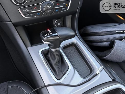 Used 2023 Dodge Charger Scat Pack w/ Plus Group RWD image 8