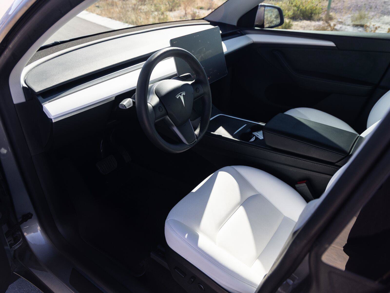 Used 2025 Tesla Model Y Long Range AWD/4WD image 11