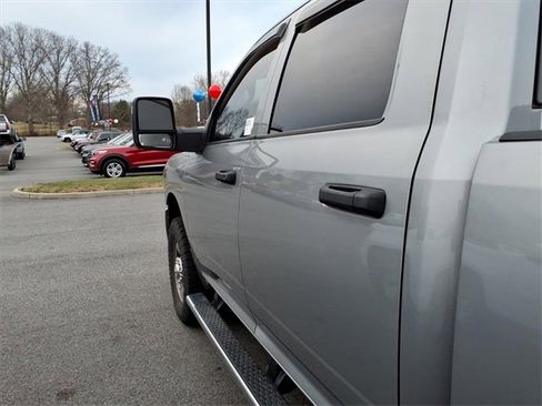 Used 2024 RAM 2500 Tradesman w/ Chrome Appearance Group image 9