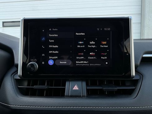 Used 2025 Toyota RAV4 XLE image 31