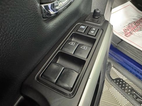 Used 2021 Nissan Titan SV w/ SV Convenience Package AWD/4WD image 40