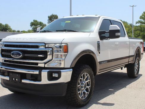 Used 2022 Ford F250 Lariat w/ Lariat Ultimate Package AWD/4WD image 2