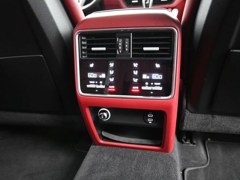 Certified 2023 Porsche Cayenne Platinum Edition AWD/4WD image 28
