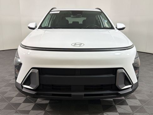 Used 2025 Hyundai Kona SEL FWD image 5