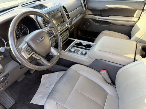 Used 2018 Ford Expedition XLT w/ Equipment Group 202A image 6