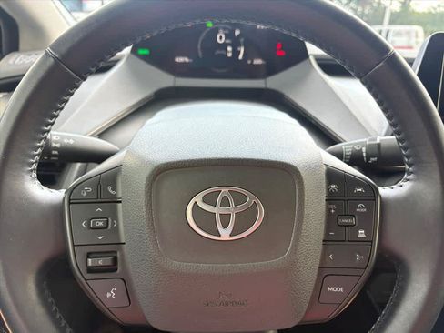 Used 2024 Toyota Prius LE FWD image 17
