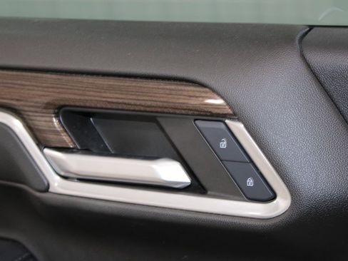 Used 2024 Chevrolet Silverado 1500 LT Trail Boss w/ Convenience Package II image 24