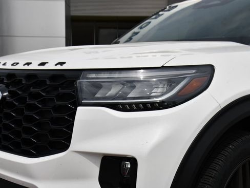 Used 2025 Ford Explorer ST-Line w/ ST-Line Street Pack AWD/4WD image 44