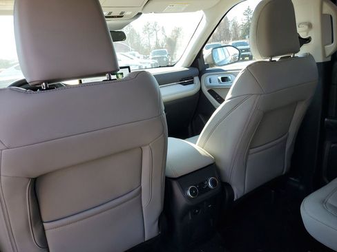 New 2026 Ford Explorer Active w/ Active Comfort Package AWD/4WD image 32