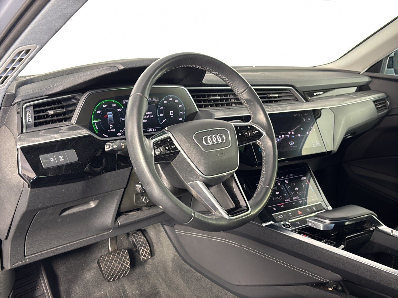 Used 2022 Audi e-tron Premium AWD/4WD image 4