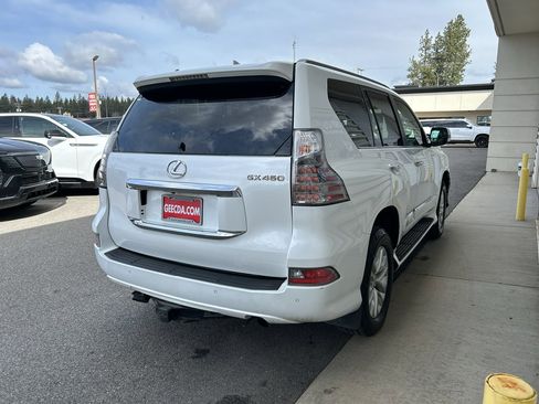 Used 2018 Lexus GX 460 Premium w/ Premium Package AWD/4WD image 4