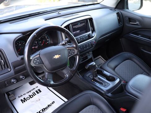 Used 2017 Chevrolet Colorado Z71 AWD/4WD image 12