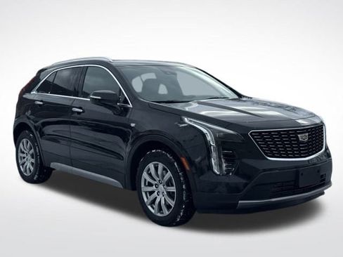 Used 2023 Cadillac XT4 Premium Luxury image 3