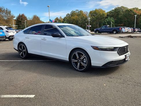 Used 2023 Honda Accord Sport image 4