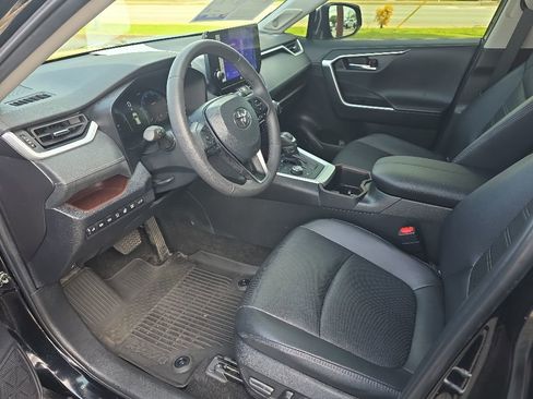 Used 2024 Toyota RAV4 Limited w/ Advanced Technology Package AWD/4WD image 8