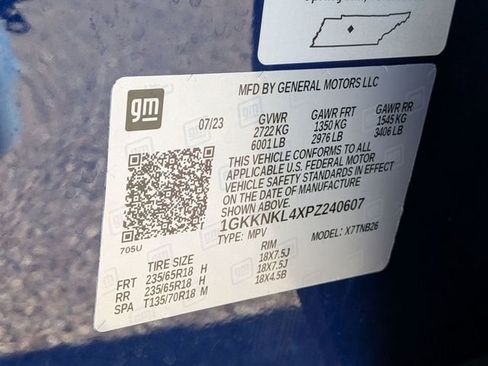 Used 2023 GMC Acadia SLE image 32