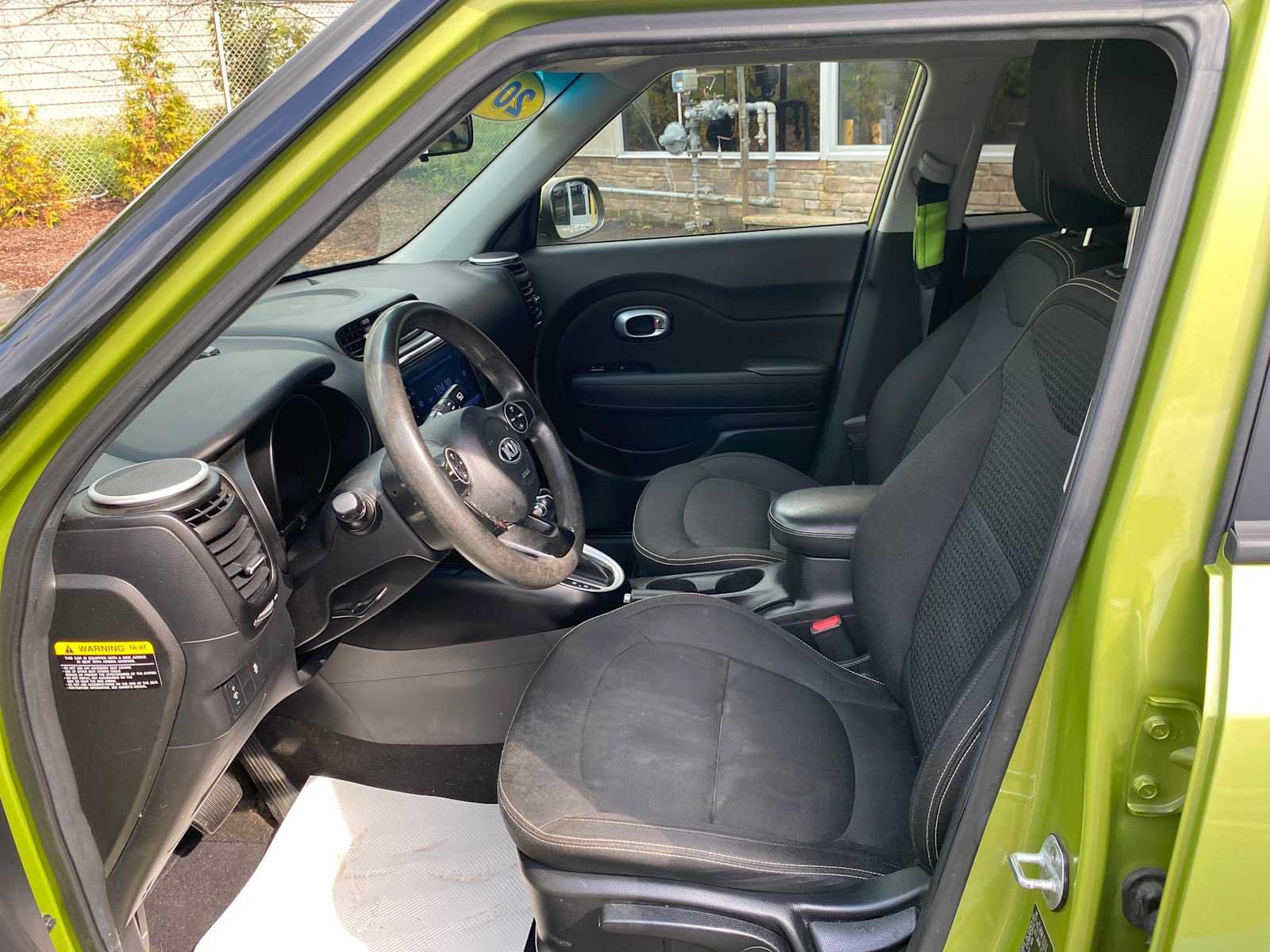 Used 2016 Kia Soul + FWD image 9