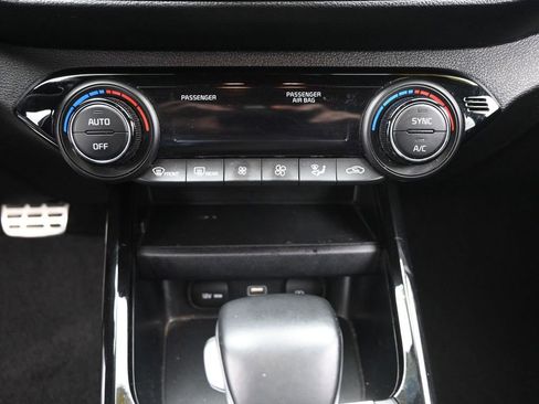 Used 2023 Kia Forte GT-Line image 17