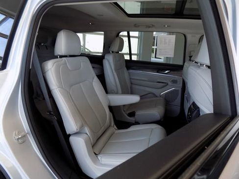 Used 2023 Jeep Grand Cherokee L Overland w/ MOPAR Finishing Package image 32