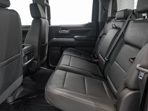 Used 2023 GMC Sierra 1500 SLT AWD/4WD image 36