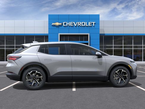 New 2026 Chevrolet Equinox EV LT FWD image 29