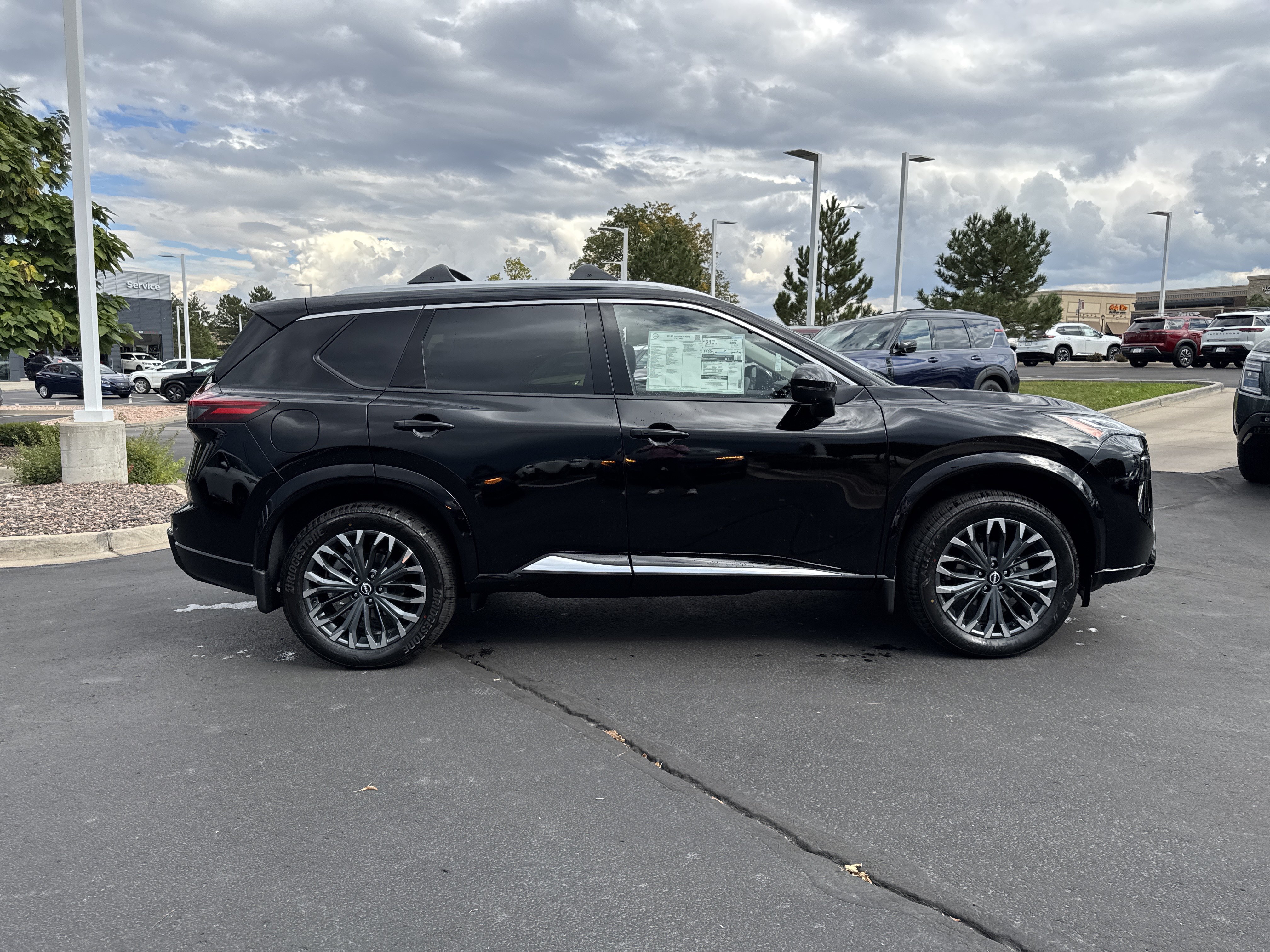 New 2026 Nissan Rogue Platinum w/ Platinum Premium Package AWD/4WD image 2