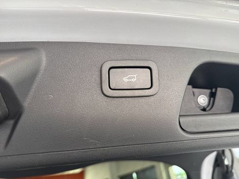 Used 2019 Jaguar E-PACE S image 37