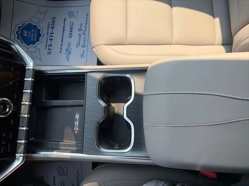 New 2026 GMC Acadia Elevation w/ Elevation Premium Package AWD/4WD image 24