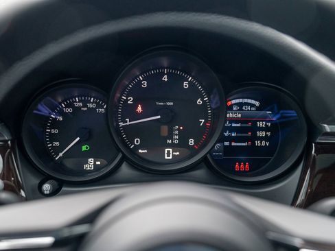 New 2026 Porsche Macan image 15