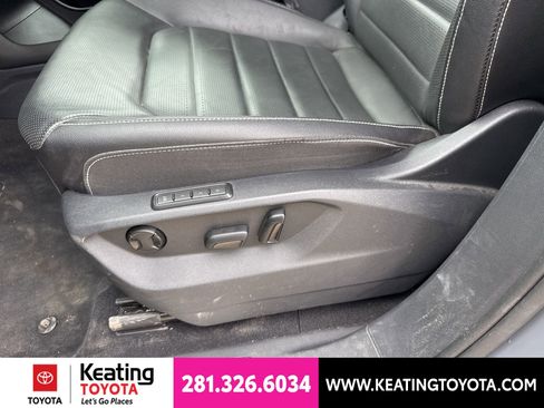 Used 2025 Volkswagen Atlas SEL AWD/4WD image 16