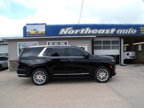 Used 2021 Cadillac Escalade Premium Luxury w/ Driver Assist Tech Package image 1