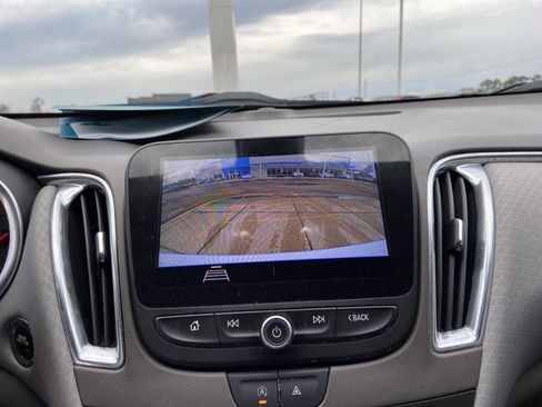 Used 2020 Chevrolet Malibu LT image 37