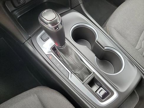 Used 2018 Chevrolet Equinox LT image 12