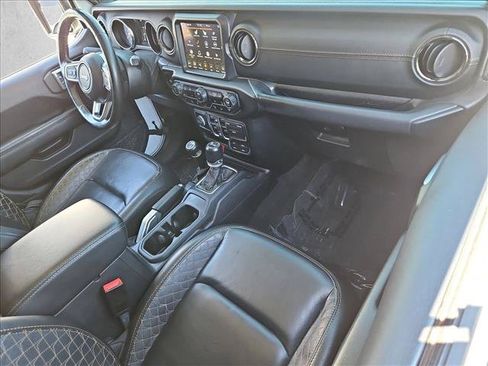 Used 2020 Jeep Wrangler Unlimited Sahara AWD/4WD image 22