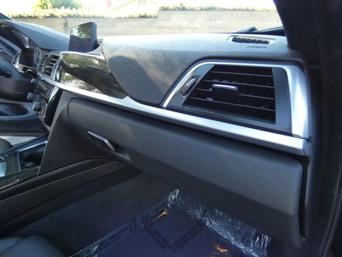 Used 2020 BMW 430i Coupe w/ Convenience Package image 32