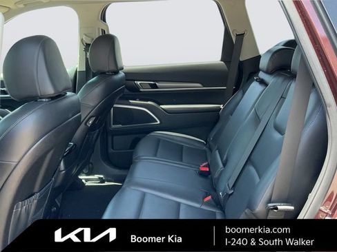 Used 2022 Kia Telluride LX FWD image 13