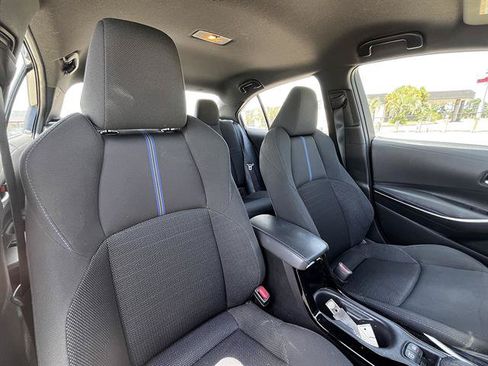 Used 2022 Toyota Corolla SE FWD image 9