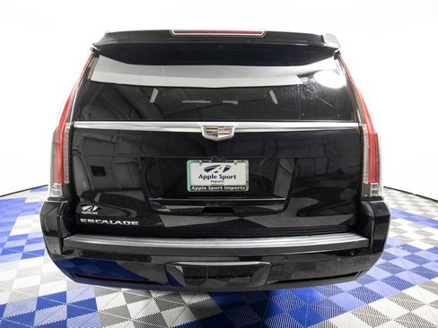 Used 2019 Cadillac Escalade ESV Luxury image 5